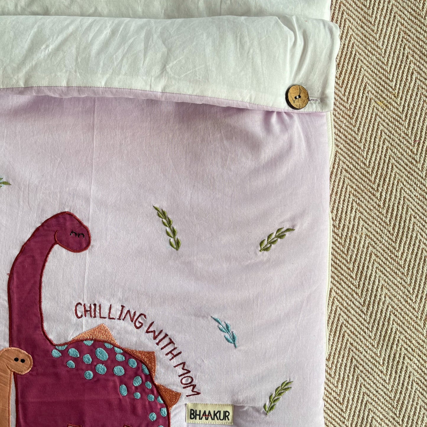 Chilling With Mom Dino - Baby Carrier Nest