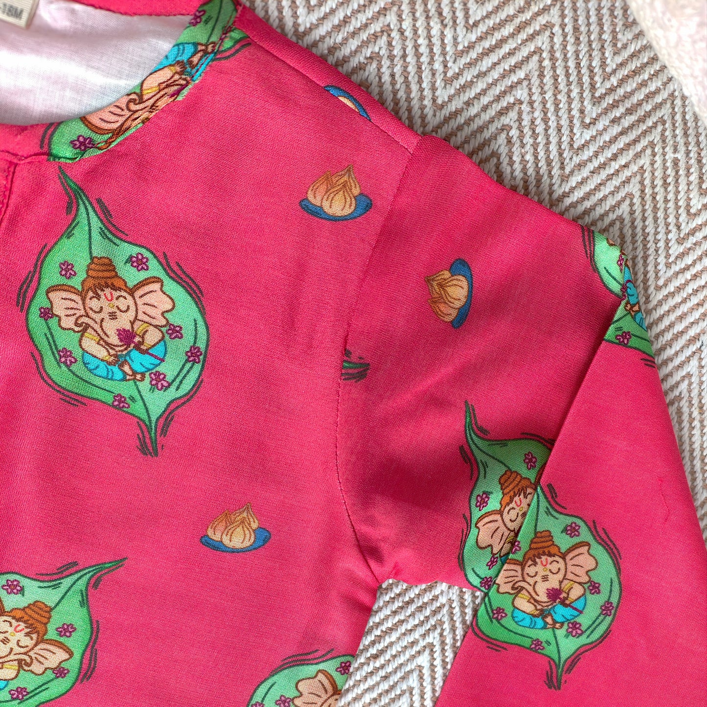 Mul Chanderi Unisex 'In the Light of Lord Ganesha' Kurta Set