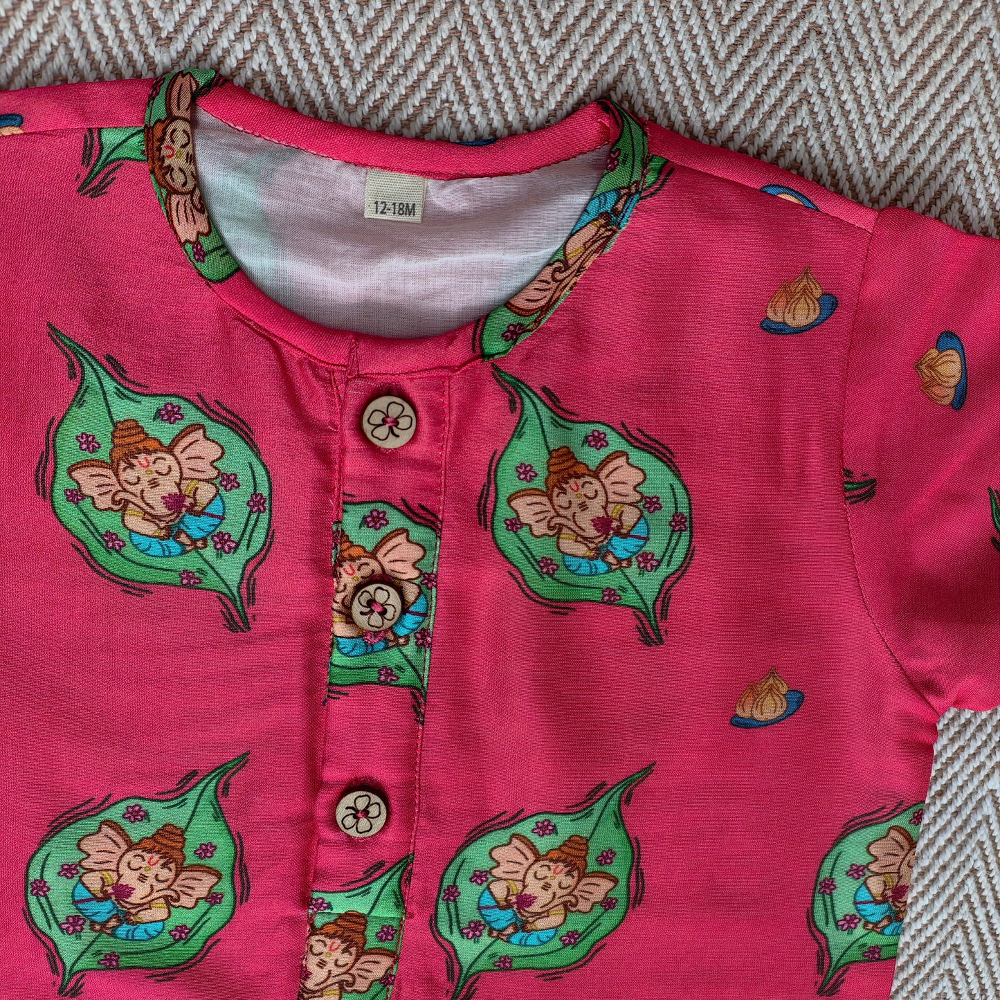 Mul Chanderi Unisex 'In the Light of Lord Ganesha' Kurta Set