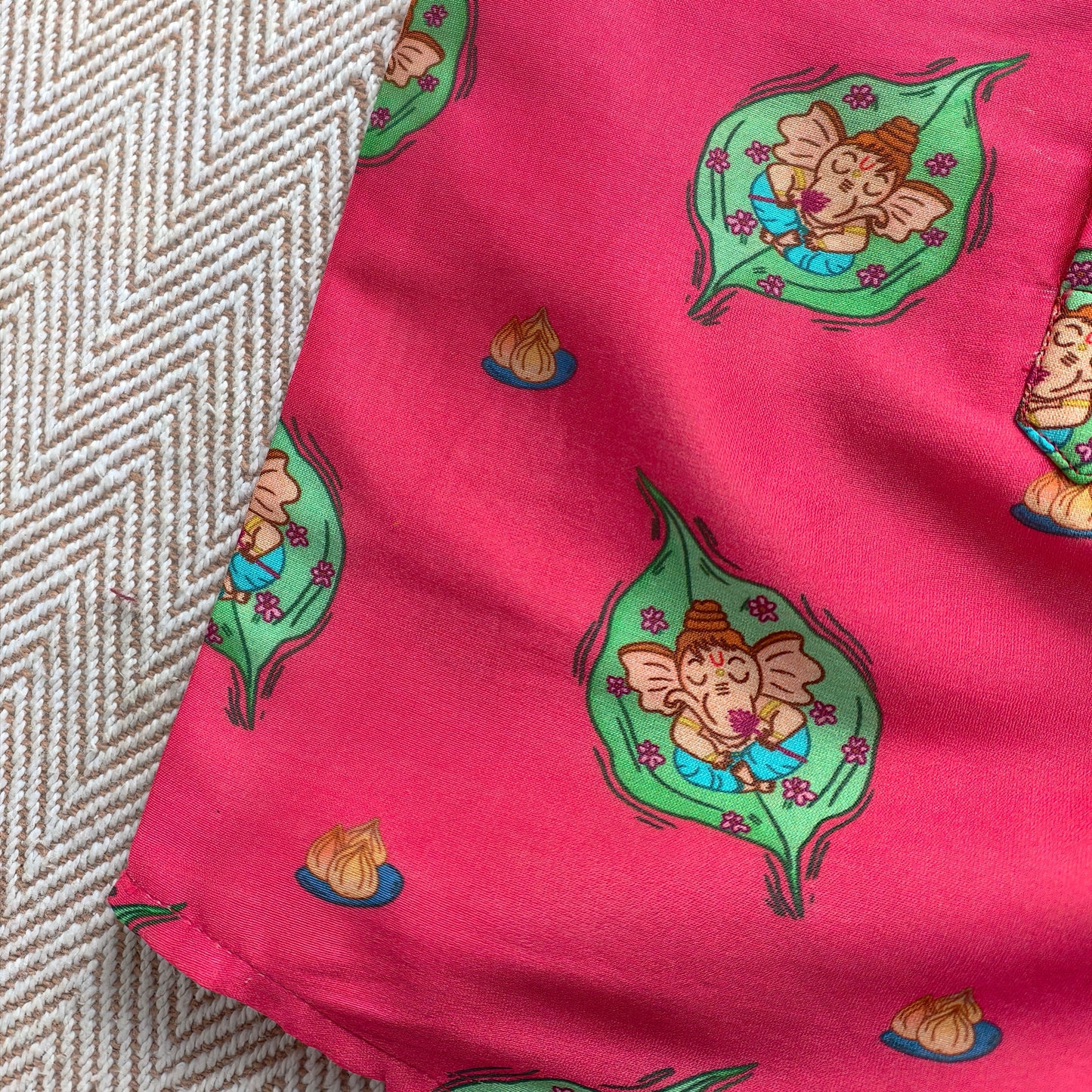 Mul Chanderi Unisex 'In the Light of Lord Ganesha' Kurta Set