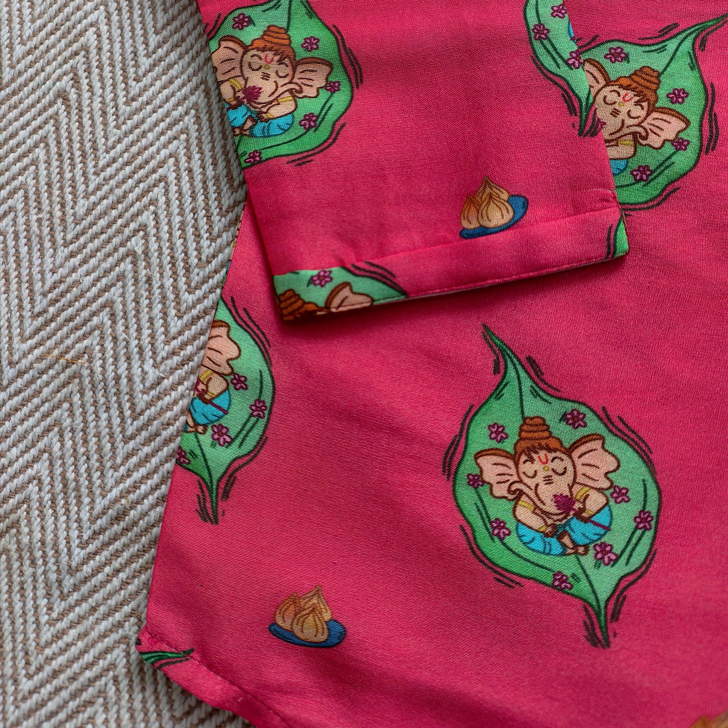 Mul Chanderi Unisex 'In the Light of Lord Ganesha' Kurta Set