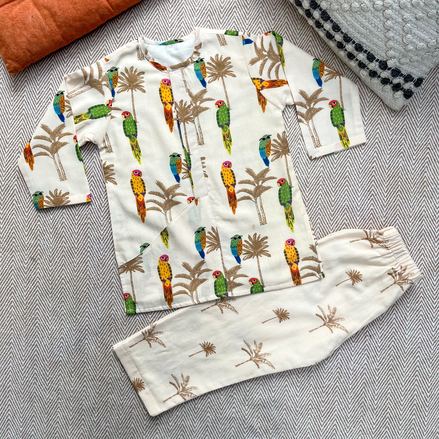 Mul Chanderi 'Parrot Party' Kurta Set for Boys