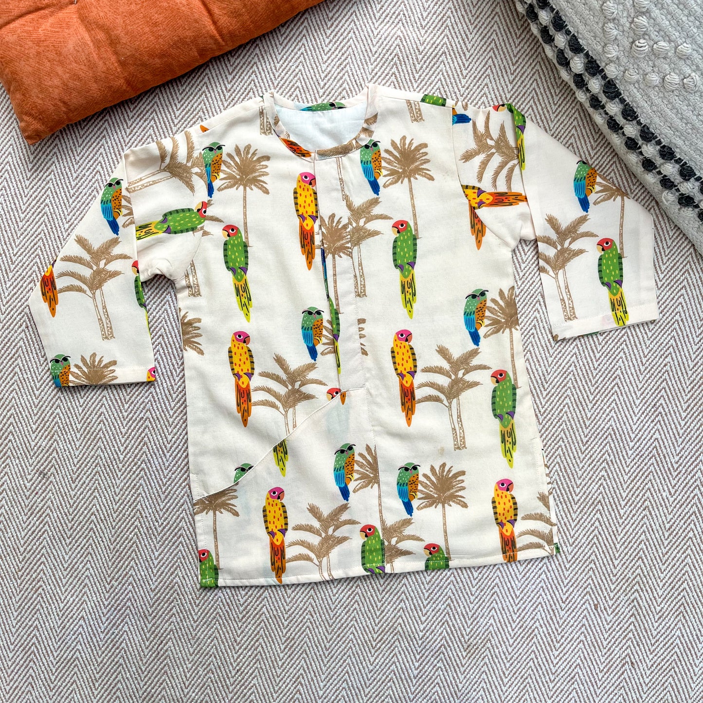 Mul Chanderi 'Parrot Party' Kurta Set for Boys