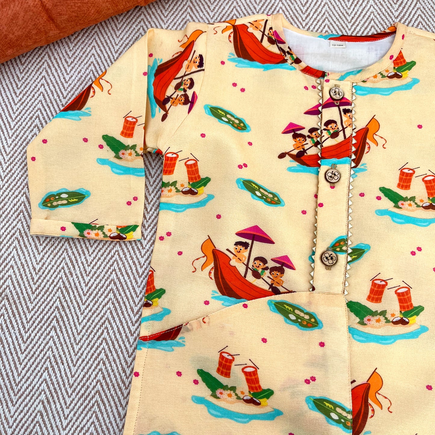 Mul Chanderi "Aaroo, Iro Iro Iro" kurta with Munddu