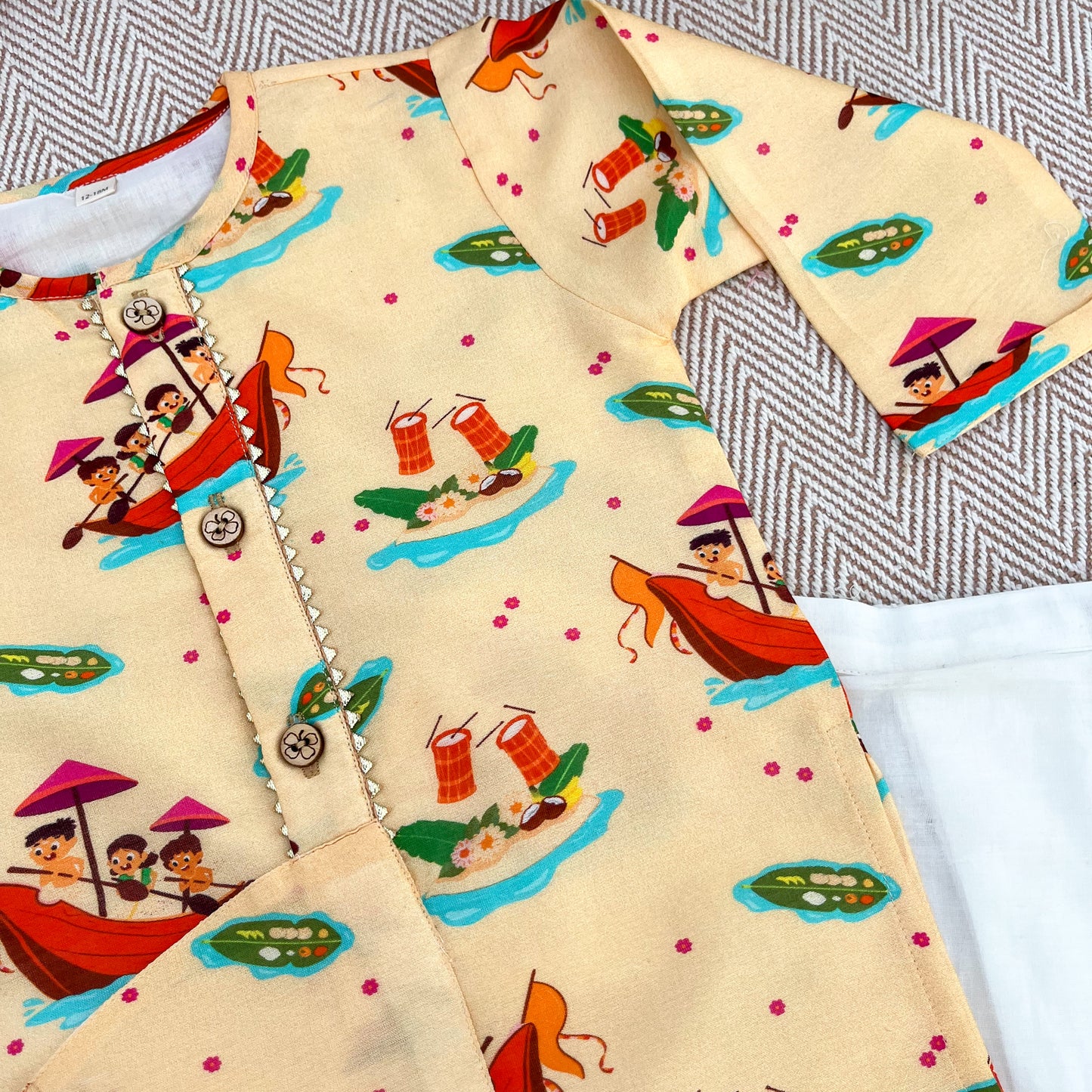 Mul Chanderi "Aaroo, Iro Iro Iro" kurta with Munddu