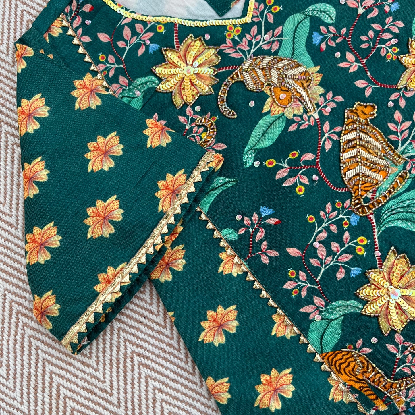 Chanderi "Bhaagh ki kahaani" Kurta set for Girls