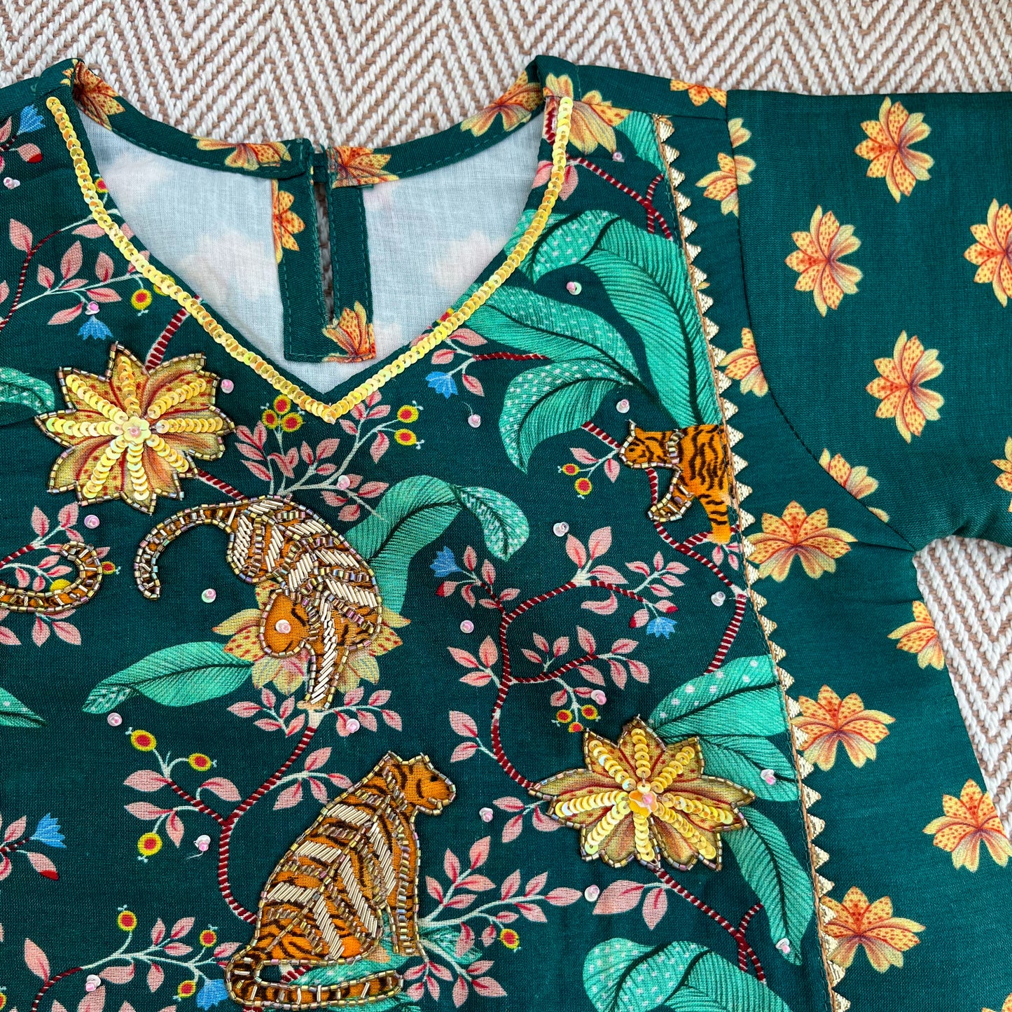 Chanderi "Bhaagh ki kahaani" Kurta set for Girls