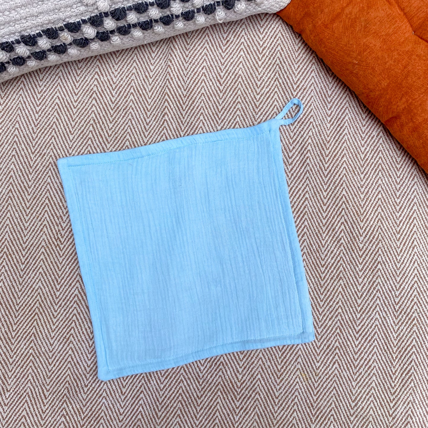 Crinkled muslin wash cloth