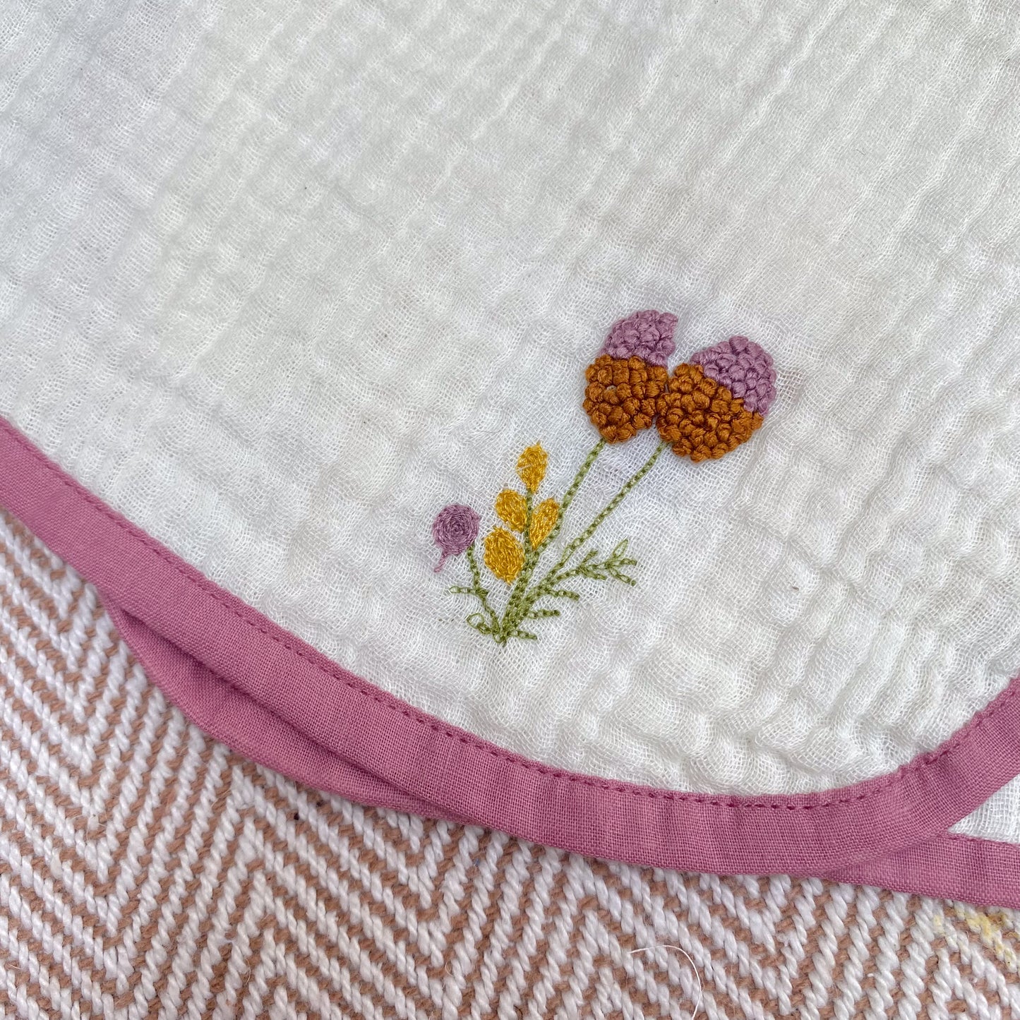 Leaf Bib and Burp Cloth For Newborns