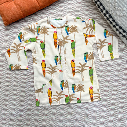 Mul Chanderi 'Parrot Party' Kurta Set for Boys