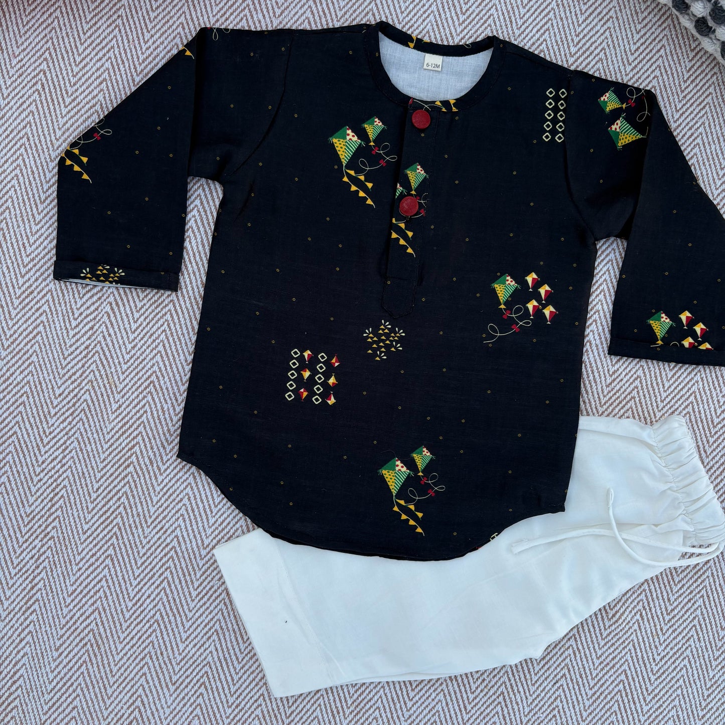 Chanderi Unisex Black Bandhej Kites Print Kurta Set