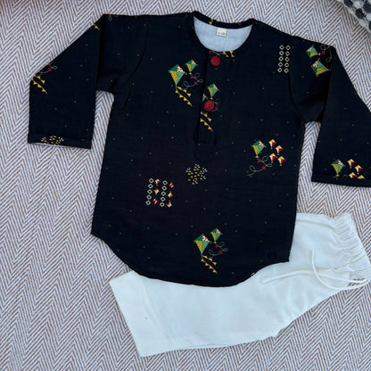 Chanderi Unisex Black Bandhej Kites Print Kurta Set