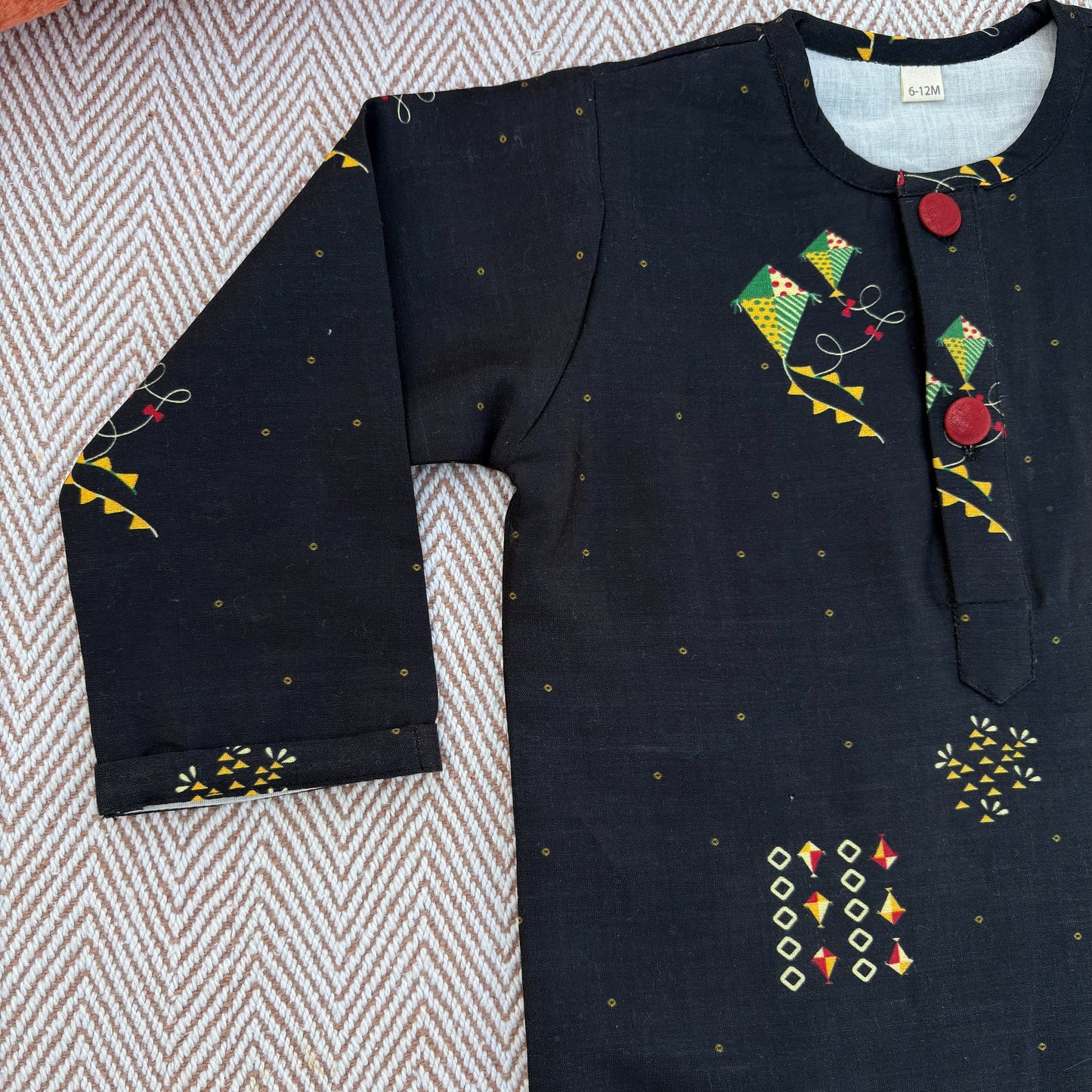 Chanderi Unisex Black Bandhej Kites Print Kurta