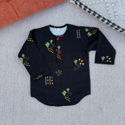 Chanderi Unisex Black Bandhej Kites Print Kurta
