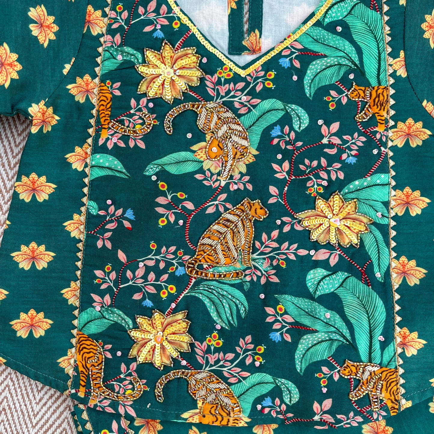 Chanderi "Bhaagh ki kahaani" Kurta set for Girls