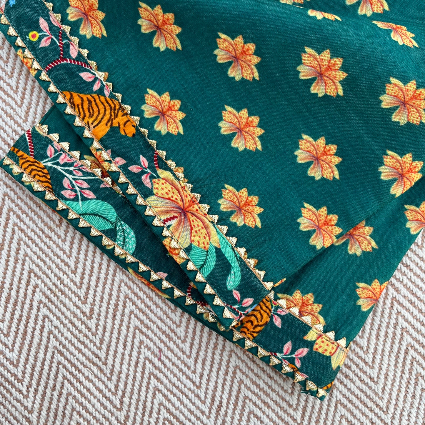 Chanderi "Bhaagh ki kahaani" Kurta set for Girls