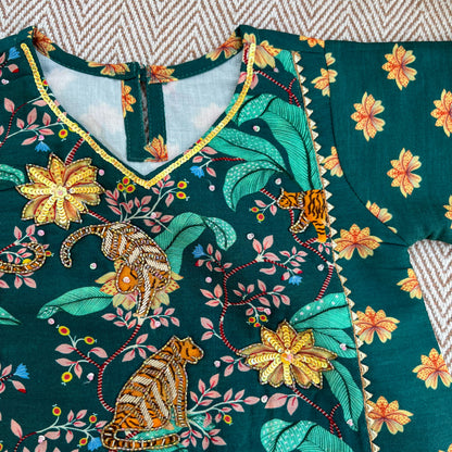 Chanderi "Bhaagh ki kahaani" Kurta set for Girls