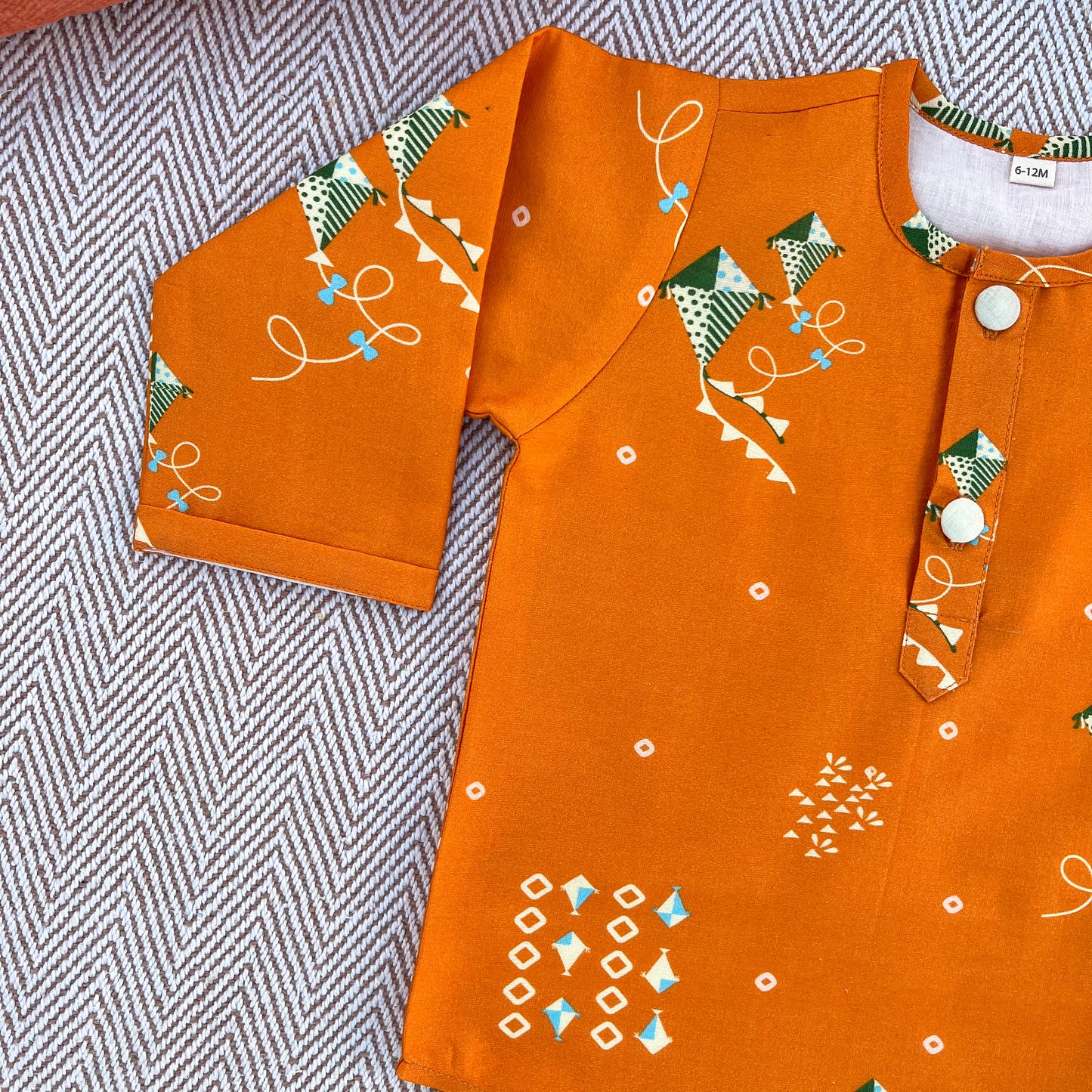 Chanderi Unisex Orange Bandhej Kites Print Kurta Set