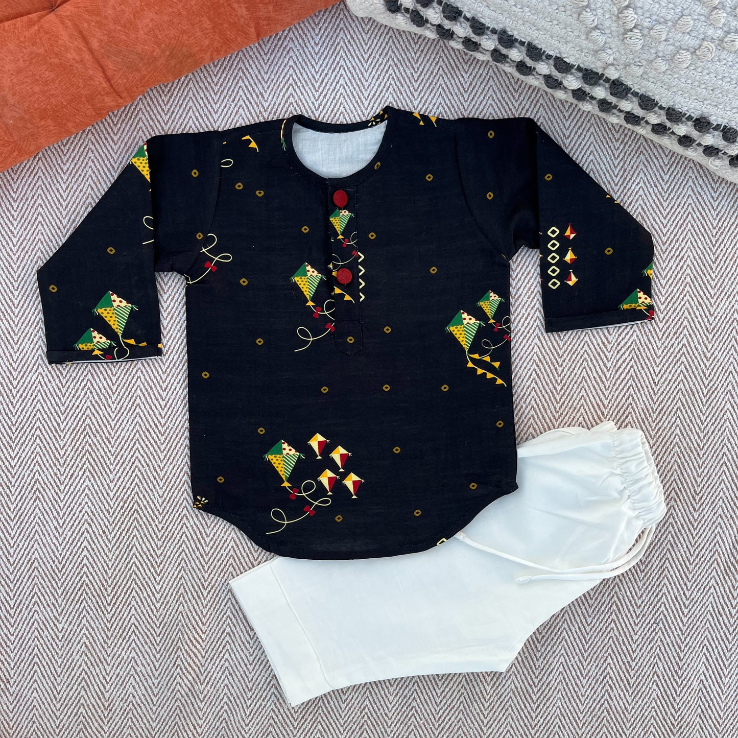 Chanderi Unisex Black Bandhej Kites Print Kurta Set